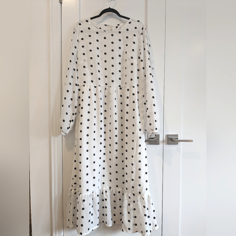 Misguided Plus White Polka Dot Maxi Smock Dress - US size 14
